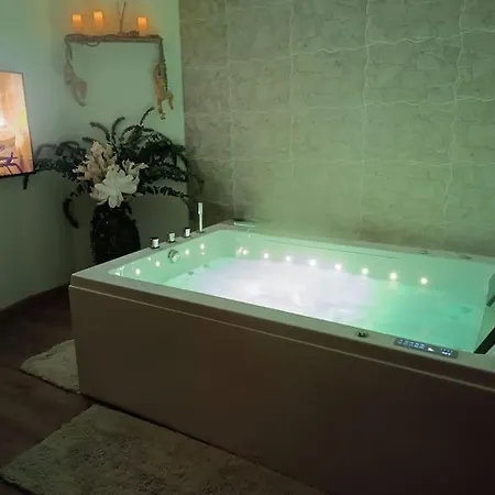 Detente Romantique