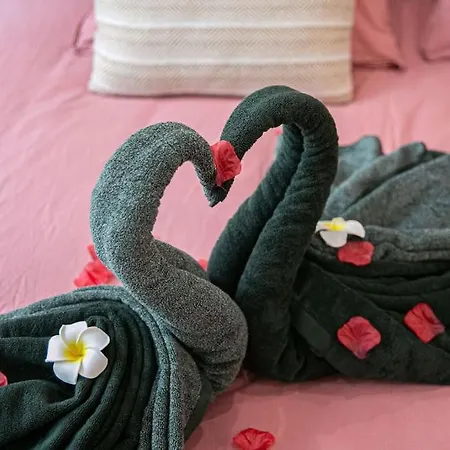 Detente Romantique *